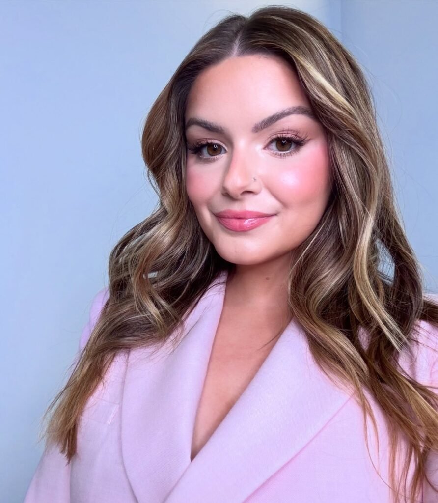 Ariel Winter: Bio, Age, Career, Family & Net Worth