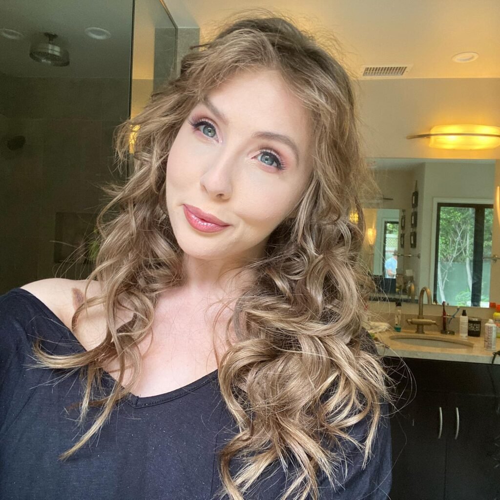 Who Is Lena Paul? Wiki, Age, Height, Education, Career, Boyfriend & Net Worth